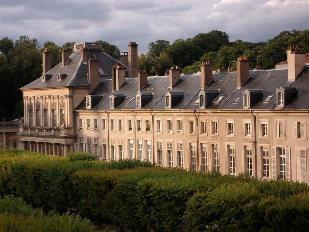 Les Suites De Catherine, La Si Calme Nancy Exterior photo